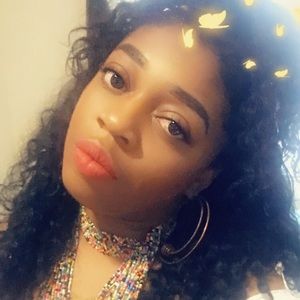 Meet your Posher, Beverly